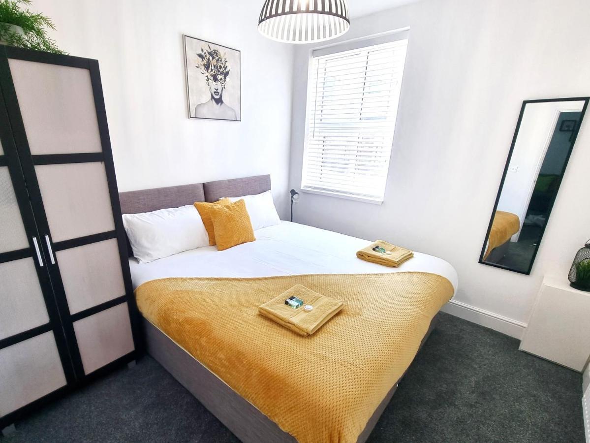 Stylish 2 Bed Apartment With Free Parking, Speed Wifi, Free Parking Colchester Ngoại thất bức ảnh